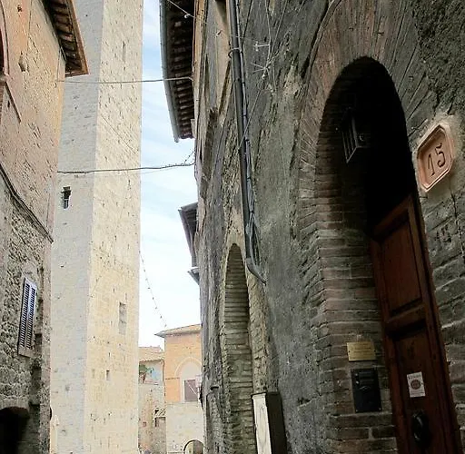 بيت ضيافة La Di Quercecchio سان جيمينيانو
